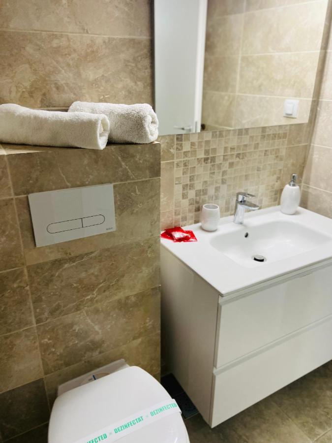 Bridge Tower Residence Iasi Bagian luar foto