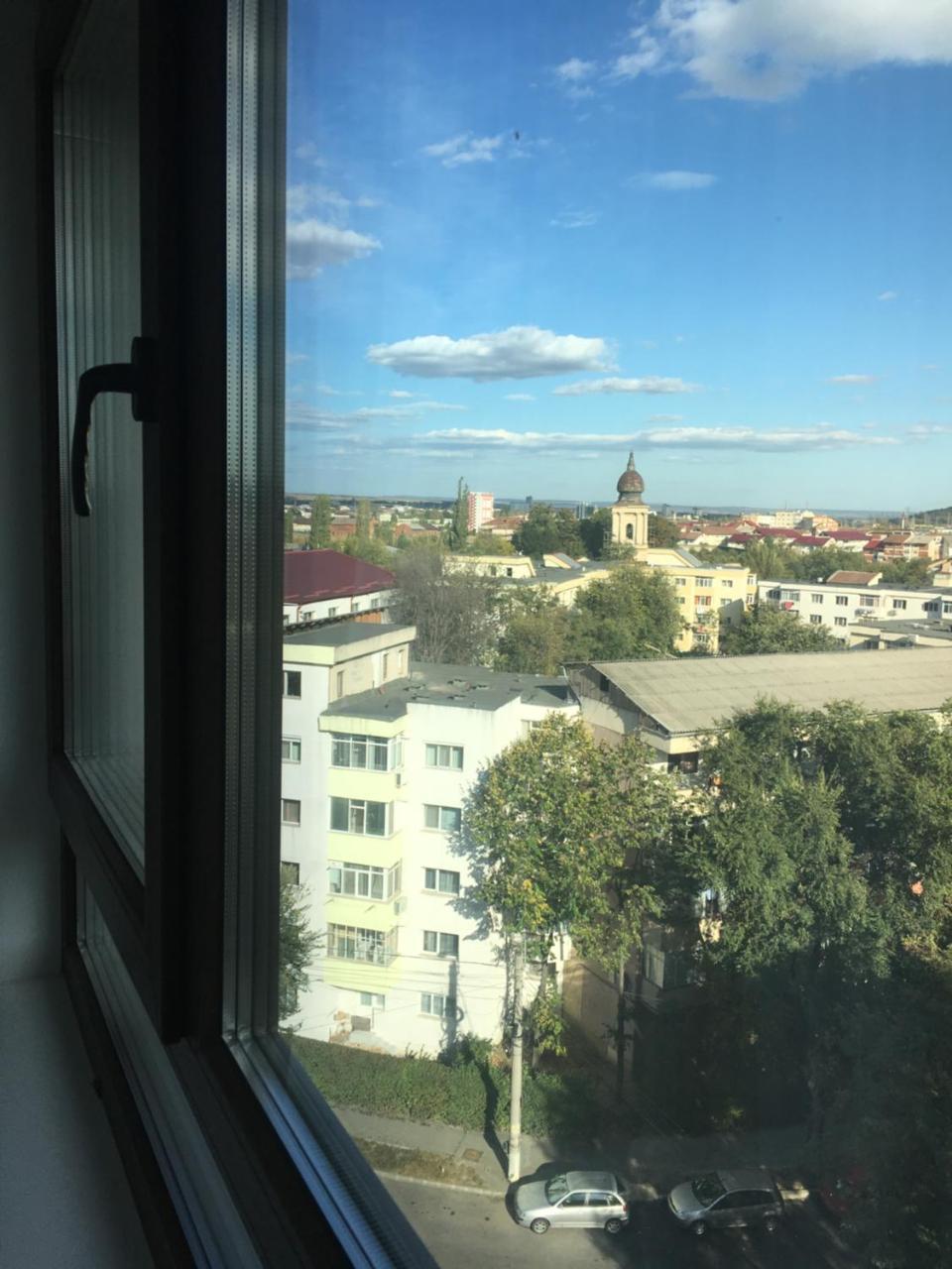 Bridge Tower Residence Iasi Bagian luar foto